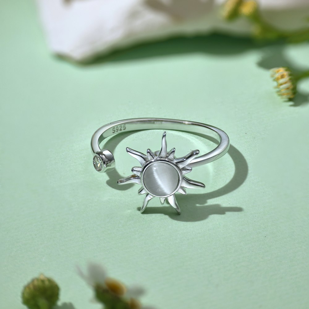 Sunny Ring