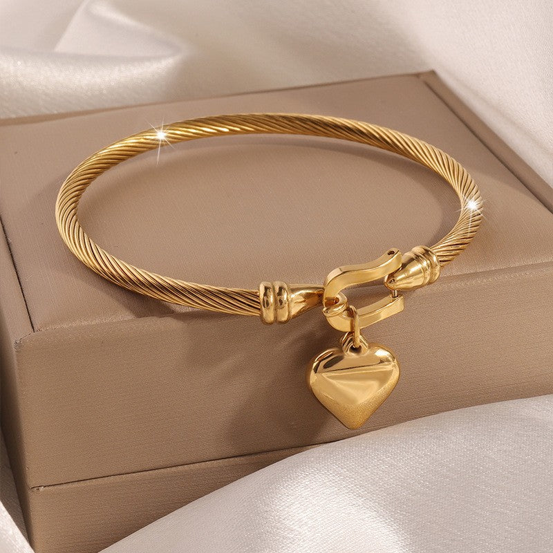 Stainless Steel Horseshoe Buckle Heart-shaped Bracelet