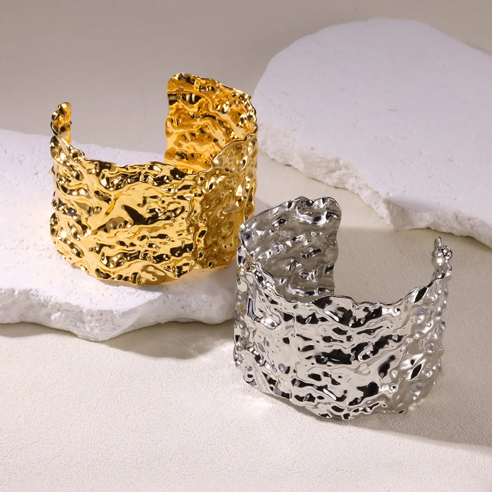 The Janet Cuff