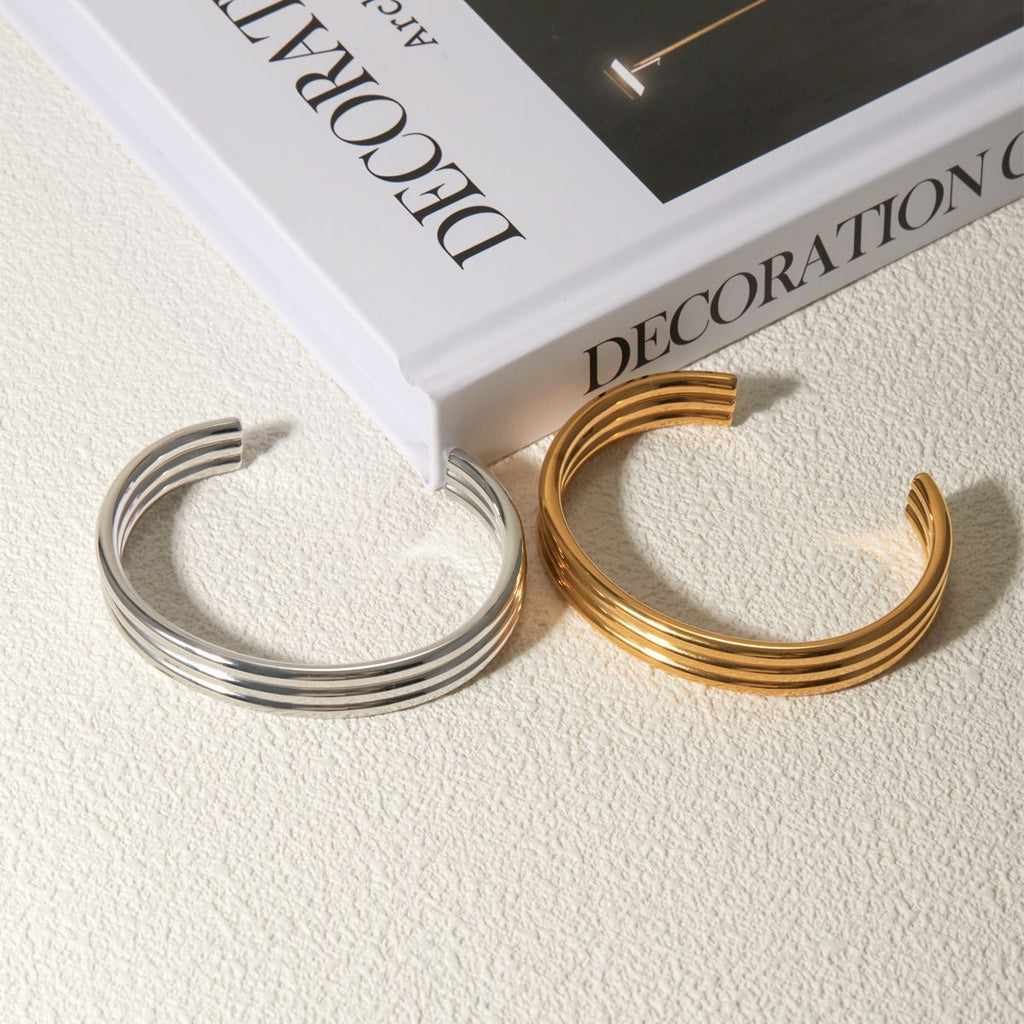 Stacy Ribbed Bangle