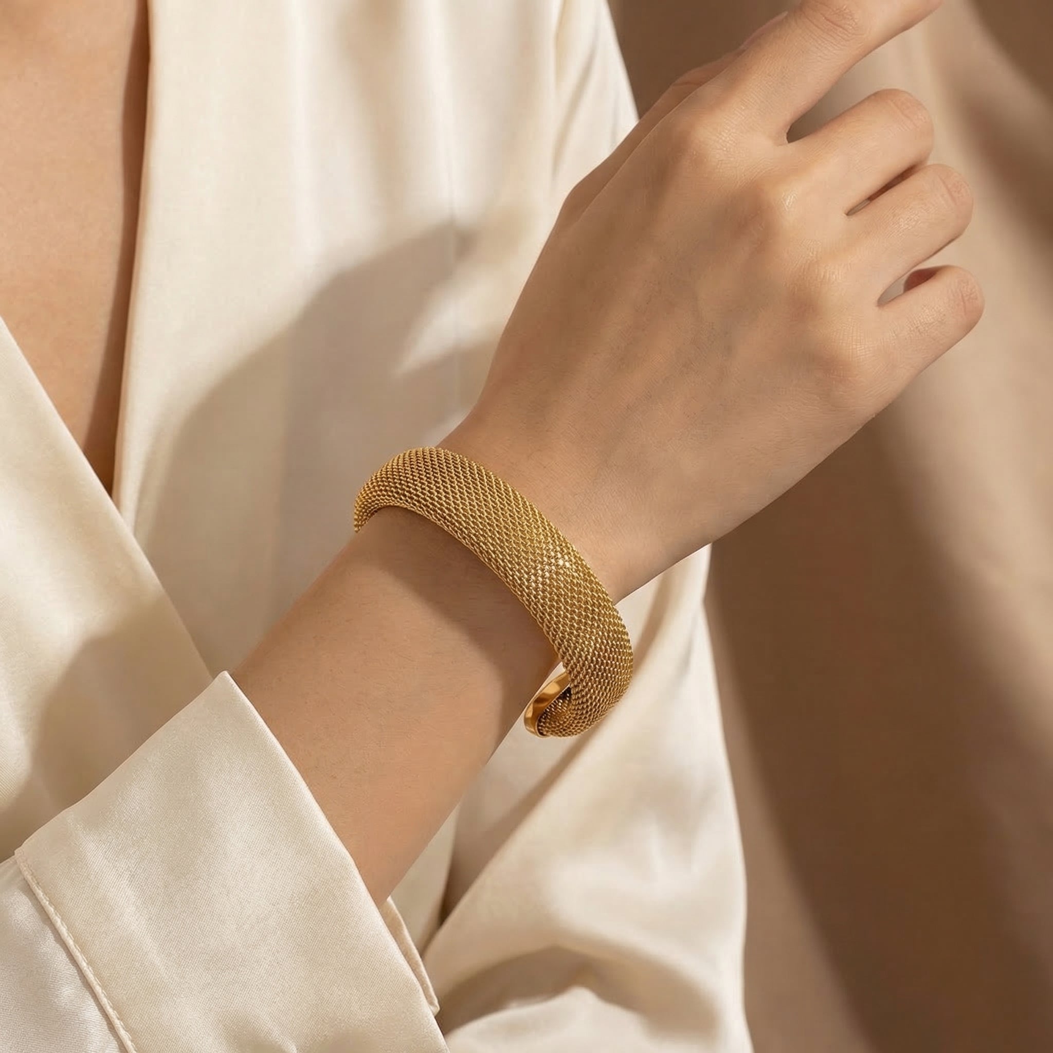 The Mesh Cuff